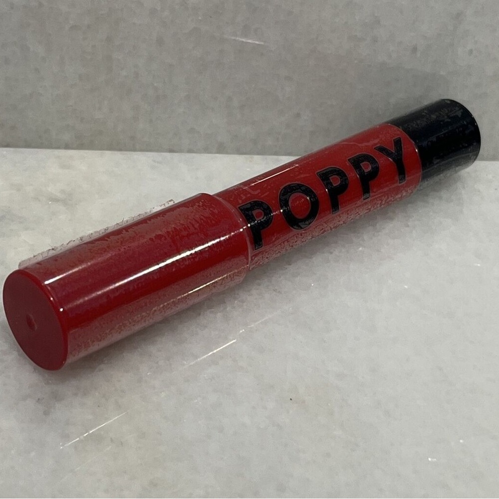 New Sealed Bath & Body Works POPPY Red Moisture Lip Crayon Pencil - Picture 2 of 4